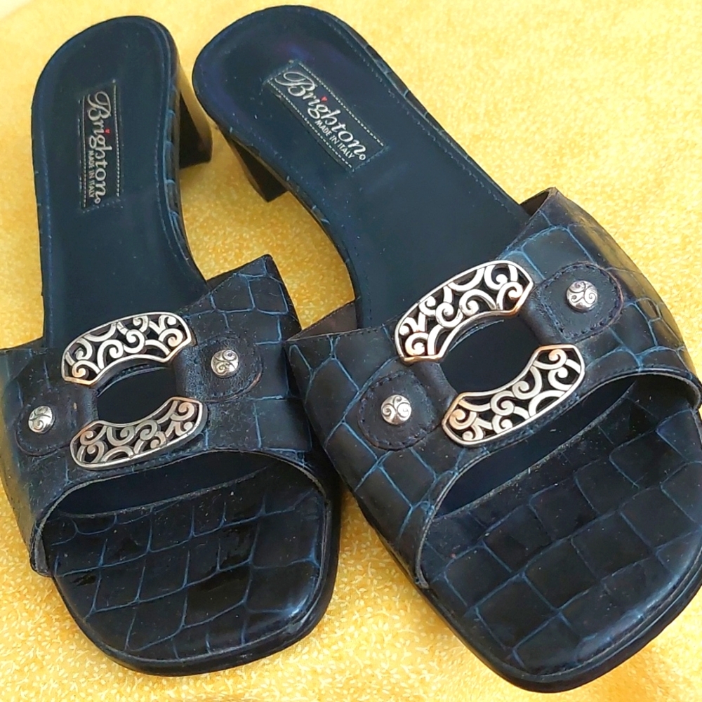 Brighton Navy Croc print with Silver front trim 8 1/2 M sandals